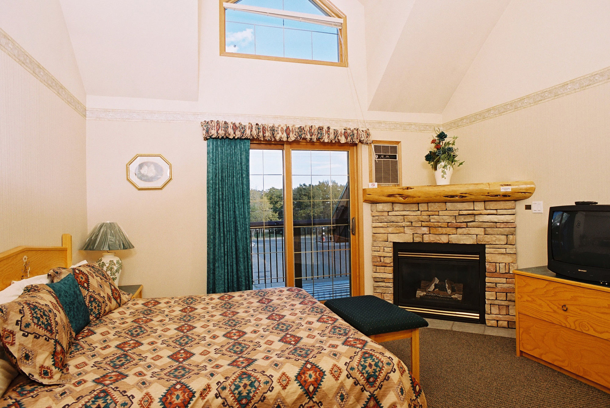 Waterton Glacier Suites Exterior foto